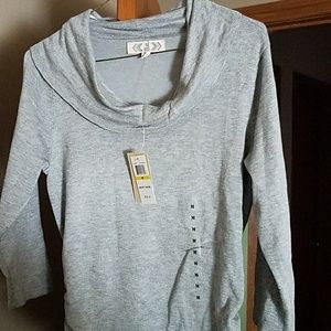 Shirt 3/4 length sleeve scrunchie sides